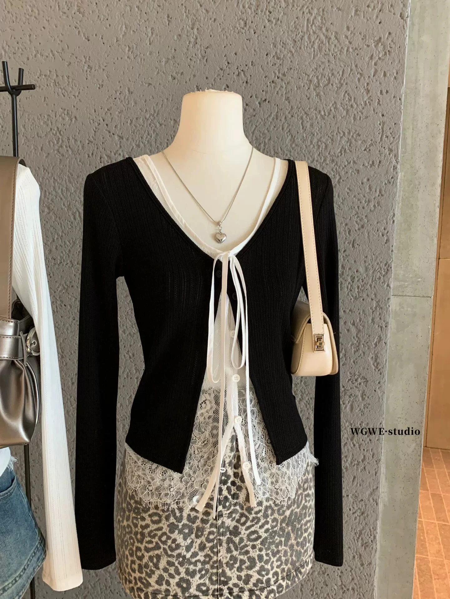 2025 Lyocell Tencel Lazy Loose Korean Gestreiftes schulterfreies T-Shirt mit Fledermausärmeln, vielseitiges Oberteil