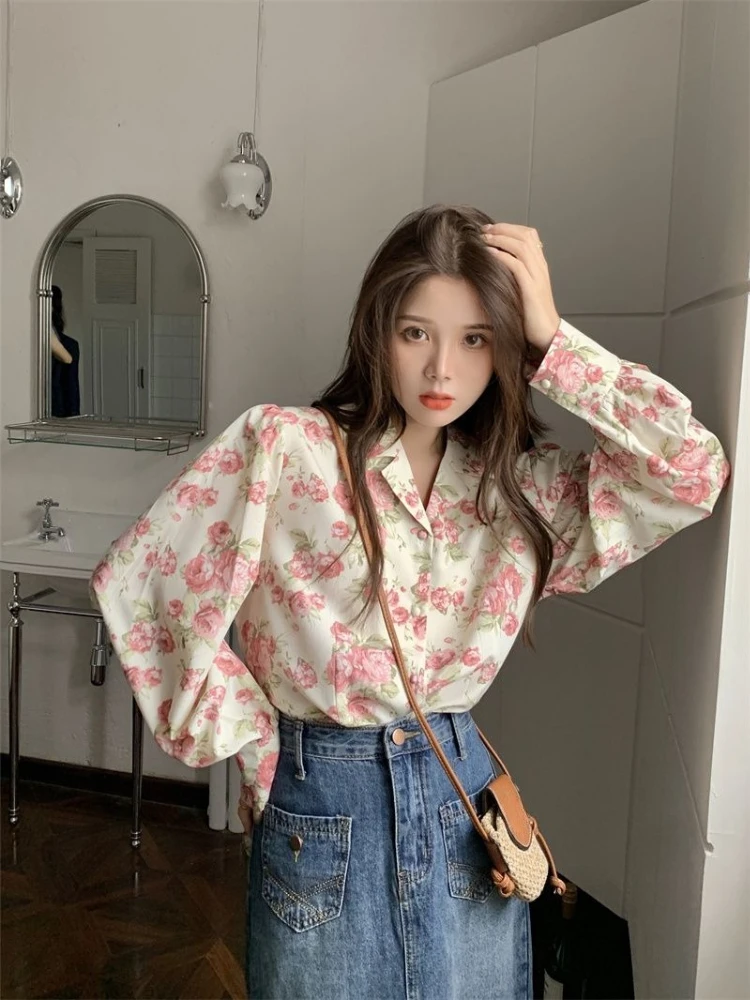 

Новая весенняя женская блузка в стиле французского винтажа с цветочным принтом, с воротником-блейзером, шикарный дизайнерский топ с розами