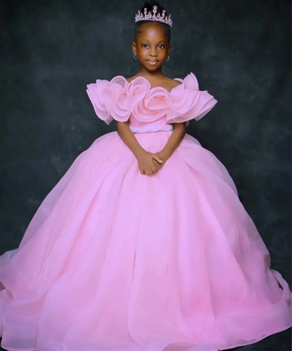 

Elegant Customized Flower Girl Wedding Dress Off the Shoulder Ruffles Tiered Princess Birthday Party Dress First Communion Gown