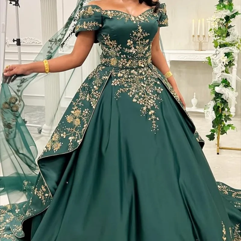 Satynowa ciemnozielona suknia Quinceañera z odkrytymi ramionami, brokatowymi kwiatowymi aplikacjami i kokardą, vestidos de 15 Quinceañera ﻿ Dostosuj