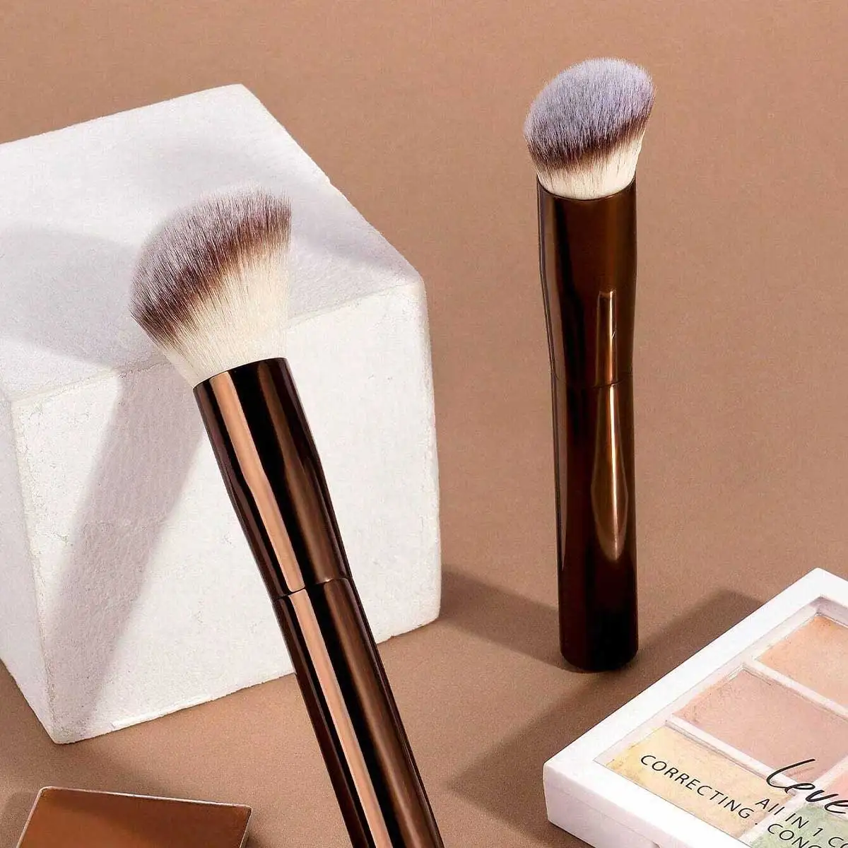 2pcs 전문 페이셜 브러쉬 세트, 파운데이션 브러쉬, 컨실러 브러쉬, 휴대하기 쉬운 부드러운 섬유가있는 메이크업 도구, Tra 용 브러쉬
