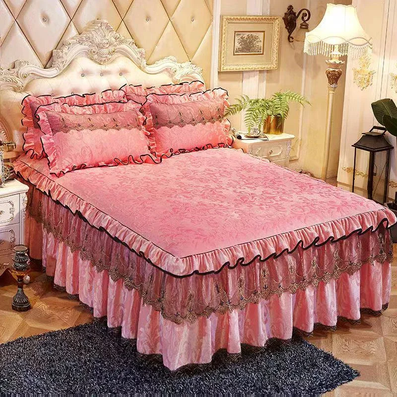 3pcs Set Good Quality Embossing Velvet Bed Skirt 1pc Romance Elegant Coral Fleece Bedspread Included 2pcs Pillowcase