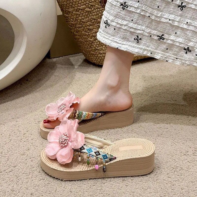 Stylish Platform Flip-Flops Ladies' Flower Pattern Bohemian Design Anti-Slip Soles Great Beach Holidays Summer Travel Essential
