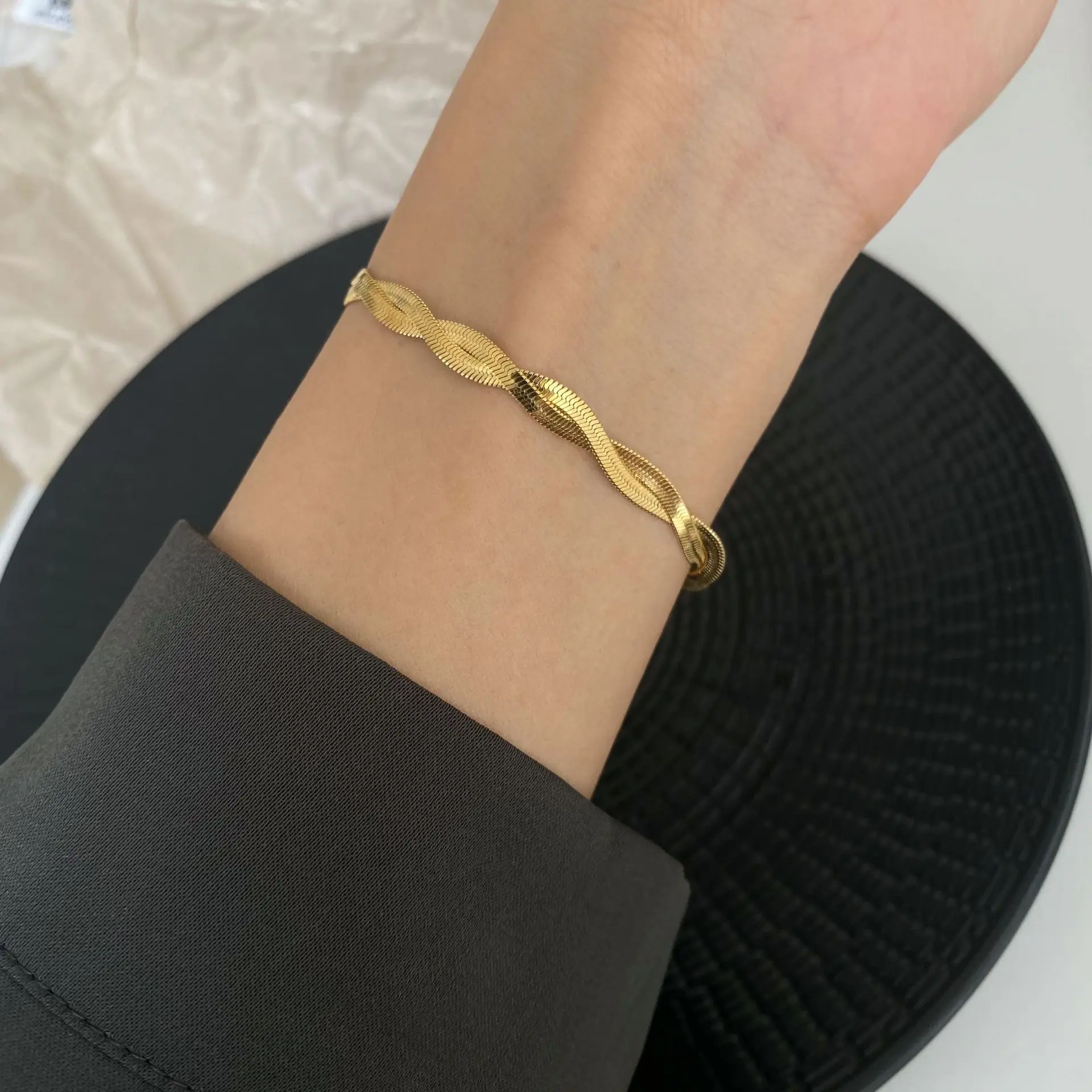 New Fashion Trend Unique Design Stainless Steel Elegant Delicate Cross Wrap Bracelet Women Jewelry Party Premium Gift Wholesale