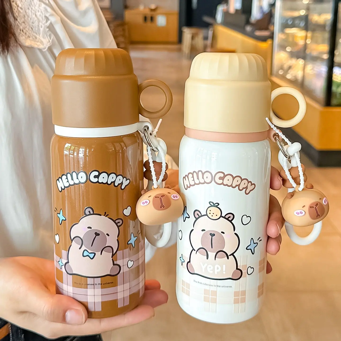 460ml Stainless Steel Vacuum Insulated Kids Water Bottle With Capybara Cute Cartoon Design Detachable Cup Lid and Carrying Rope