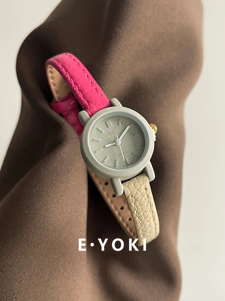 

Highquality luxury watch, rose red, beige and white color matching round small dial women's exquisite leather strap quartz watch
