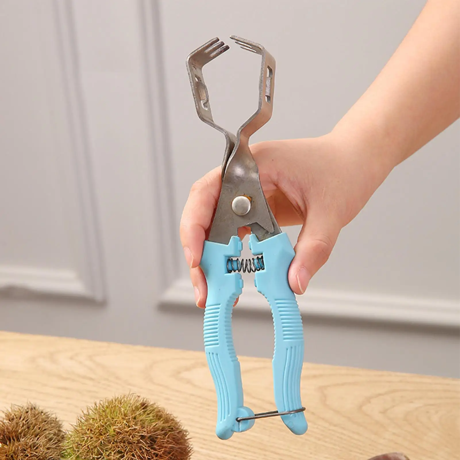 

Stainless Steel Chestnut Cracker Pliers with Ergonomic Handles, Comfort-Grip Nutcracker Tool for Kitchen, Restaurant Use
