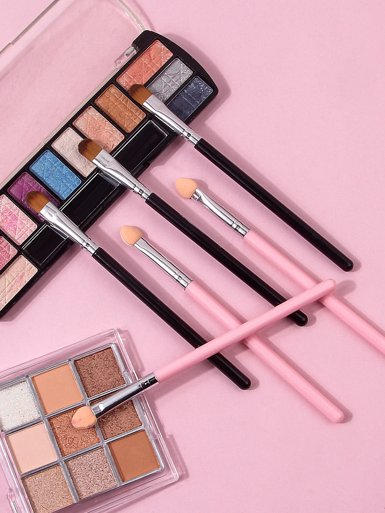 6本の初心者向けアイスポンジ、アイシャドウブラシ、多機能ポータブルメイクブラシ、美容ツール