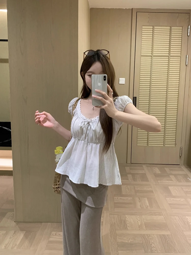

Spring 2026 Korean Style Slimming Fashionable Ruffle Trim Striped Short Sleeve Shirt Top Women's Clothing Bubble Sleeve V-neck