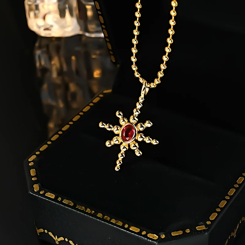 Mid ancient style gold sunflower 925 silver necklace inlaid with high carbon diamond temperament, versatile, niche, light luxury