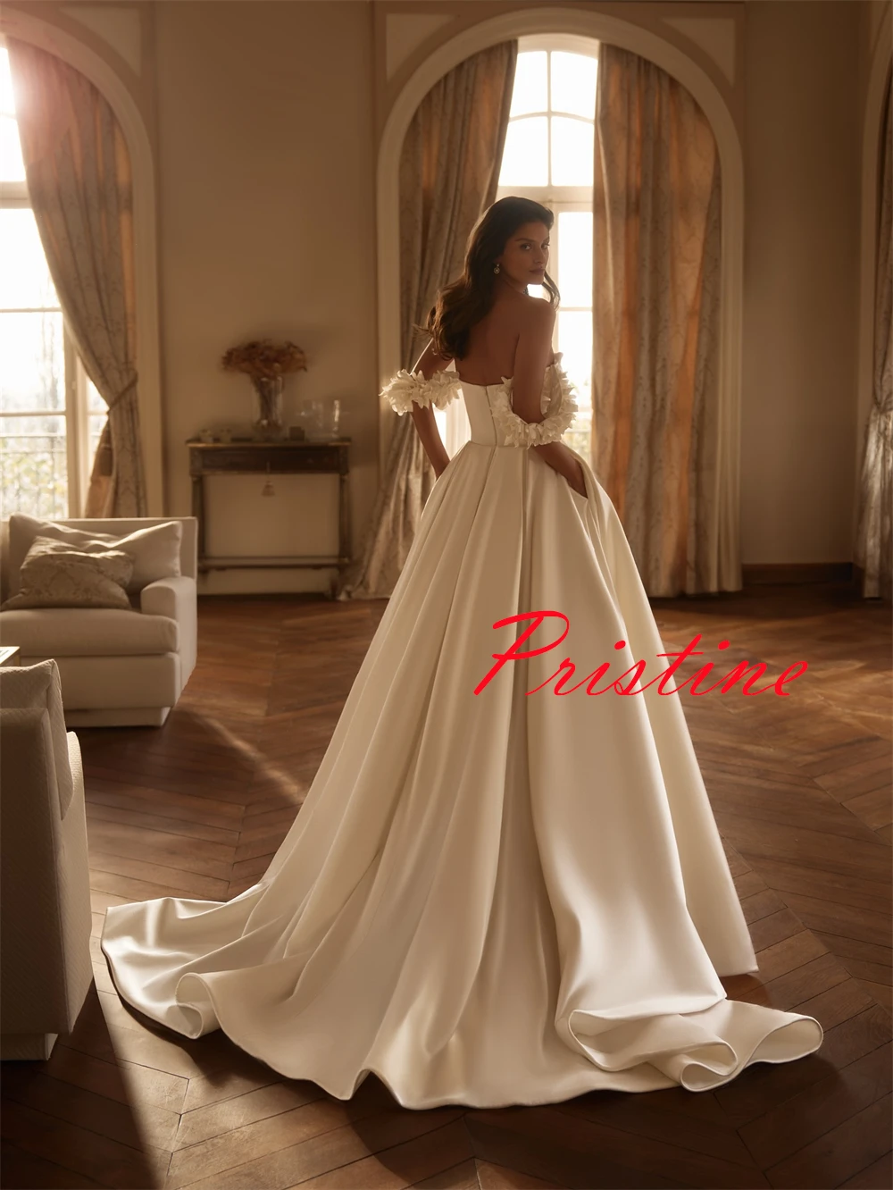 Abiti da sposa in raso bianco personalizzati Temperamento senza spalline con spalle scoperte Abito da sposa Cappella treno Abiti con cerniera sul retro