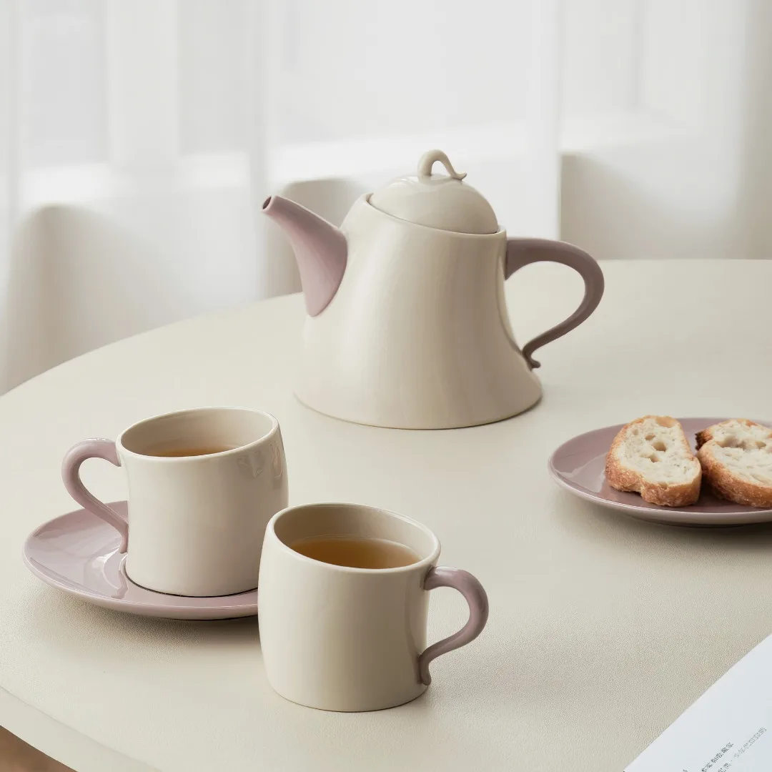 

Luxury Nordic style ceramic tea set Home living room dining room kettle teacups housewarming friends high-end tea set gift box.