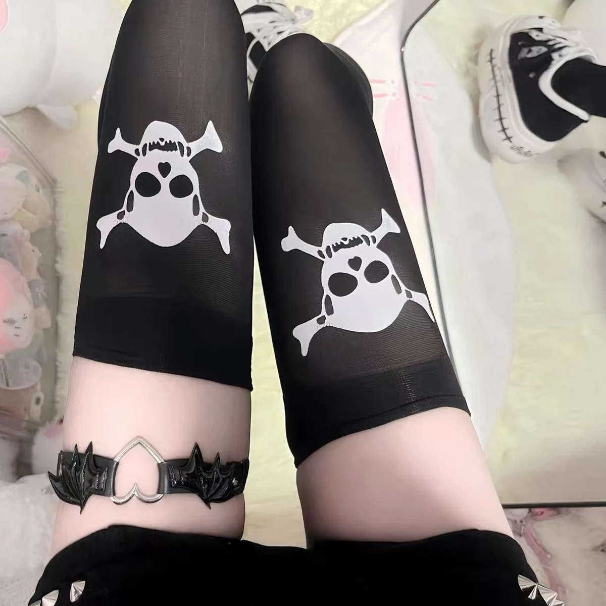 جوارب عالية للركبة بطباعة ثقافة فرعية قوطية، جوارب أنبوبية عالية للتنحيف والمرنة للفتيات، جوارب على شكل رأس جمجمة