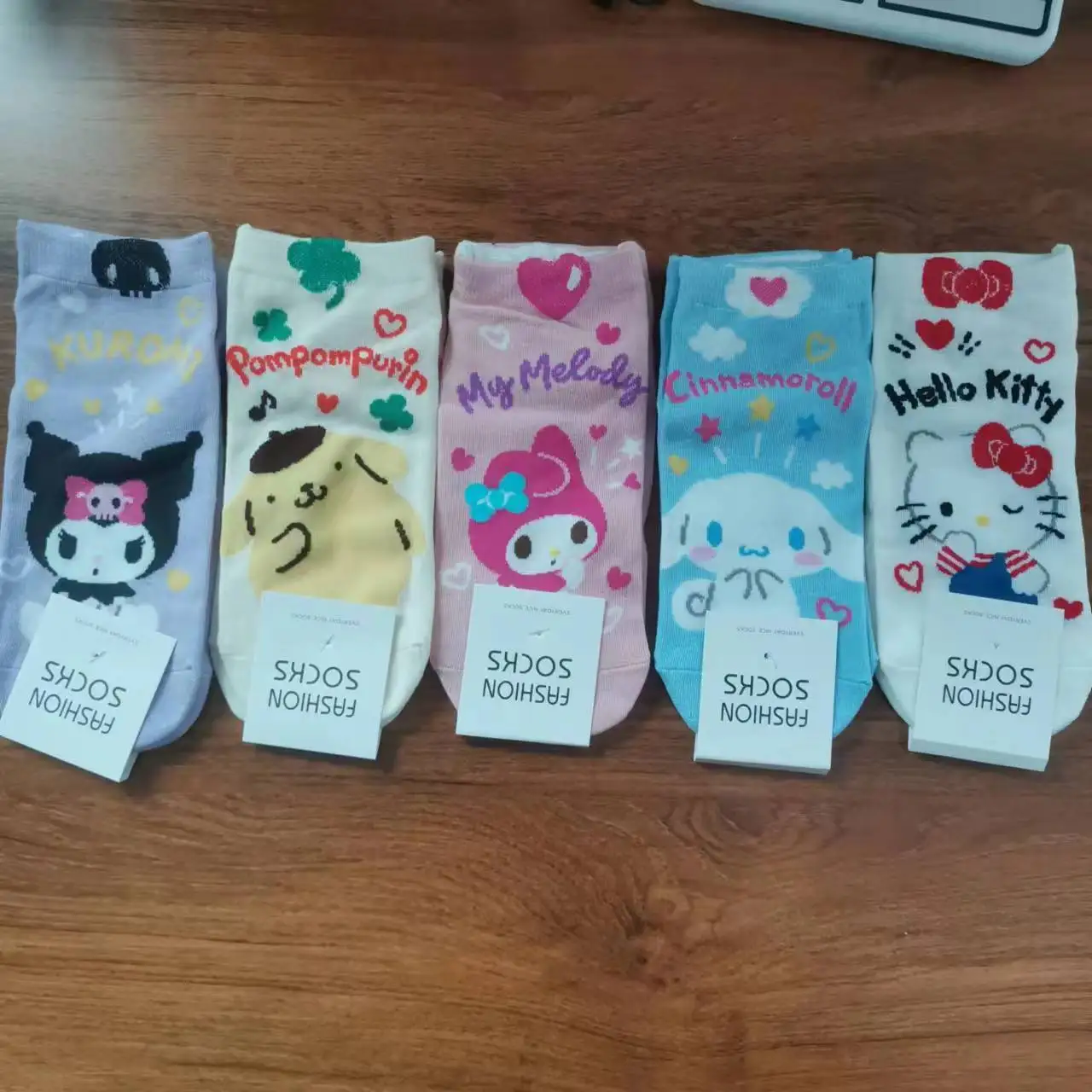 لـ Kulomi موضة جديدة كارتونية للنساء Kawaii Hello Kitty Kuromi Cinnamoroll جوارب قصيرة لطيفة للفتيات جوارب مريحة قابلة للتنفس