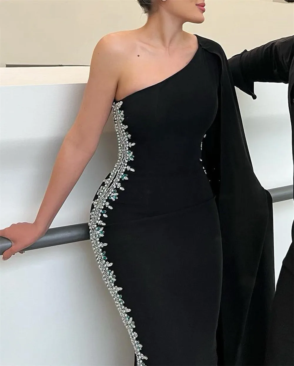 Elegant Black One Shoulder Full Sleeve Crystal Mermaid Long Evening Dress Floor Length Sweep Train Fashion Formal Gown