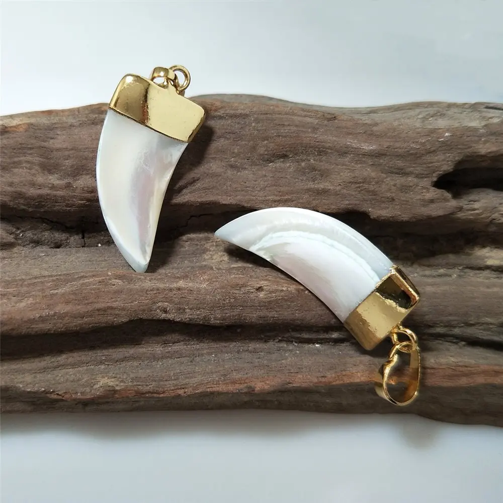 1Pc Natural Shell Pendant,Goden Plated Toothed Jewelry Accessory,For Women\'s Necklace/Earrings Making PD631