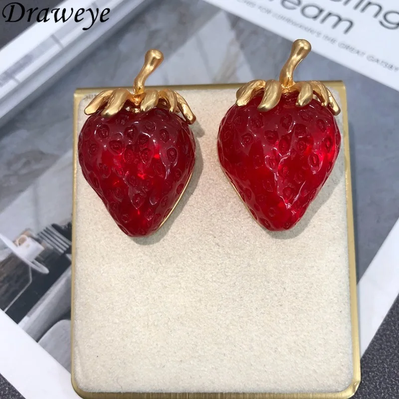 Draweye Red Strawberries Earrings for Women Medieval Style Luxury Vintage Elegant Jewelry Sweet Hyperbole Pendientes Mujer