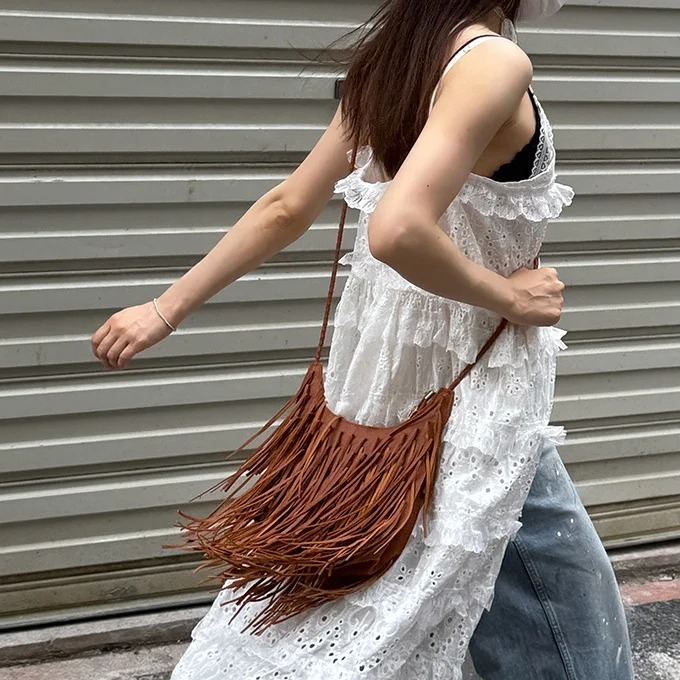 

Длинные женские сумки через плечо с кисточками, мягкая искусственная кожа, женская сумка через плечо, плетеная сумка-мессенджер, маленькая bolsa feminina