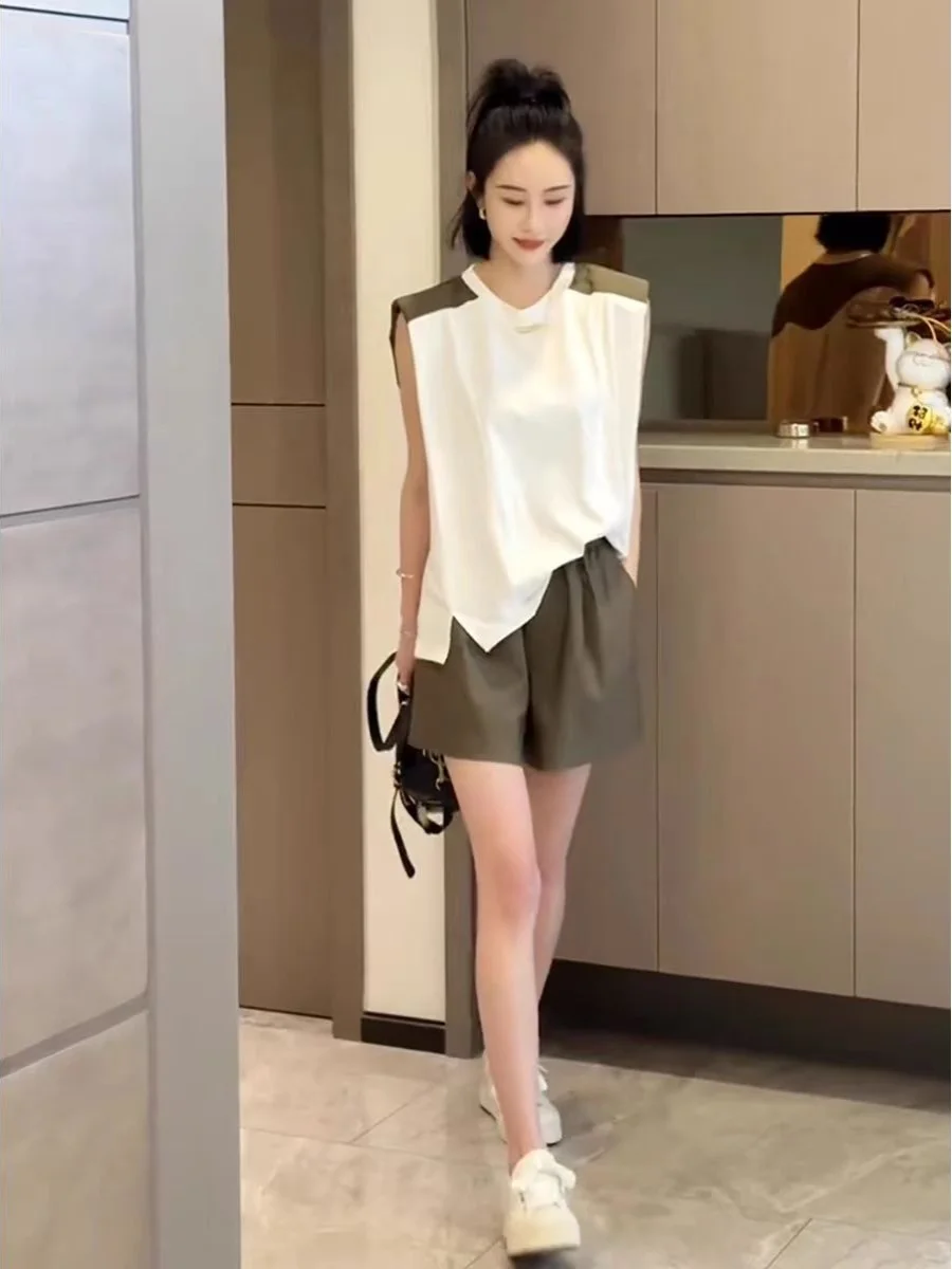 

Fashionable Sportswear Set Women's Casual Color Block Summer Loose Sleeveless Shorts Complete Matching Two Piece Ensemble