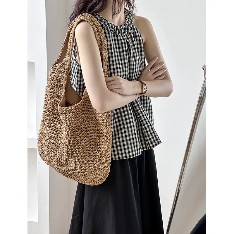 

2025 Spring and Summer New Retro Black and White Grid Loose and Thin Neck-hanging Small Suspender Top