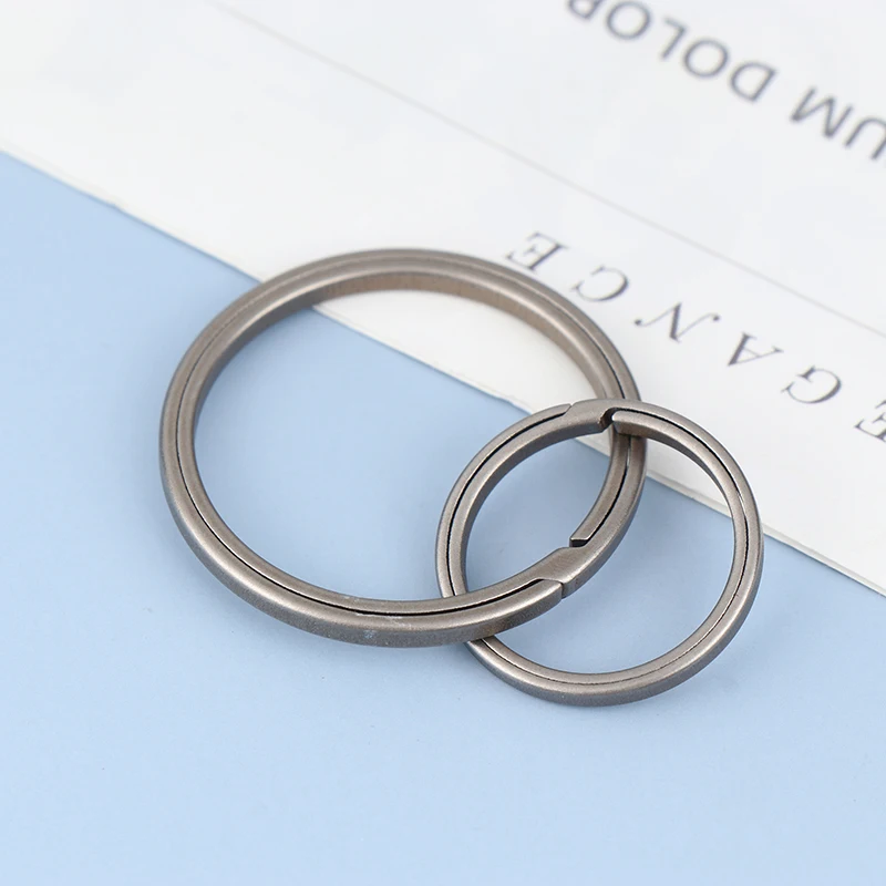 1Pc Titan Schlüssel Ring Titan Legierung Auto Schlüssel Kette Outdoor Männliche Kreativität Geschenk Kleine Werkzeug Auto Keychian Zubehör