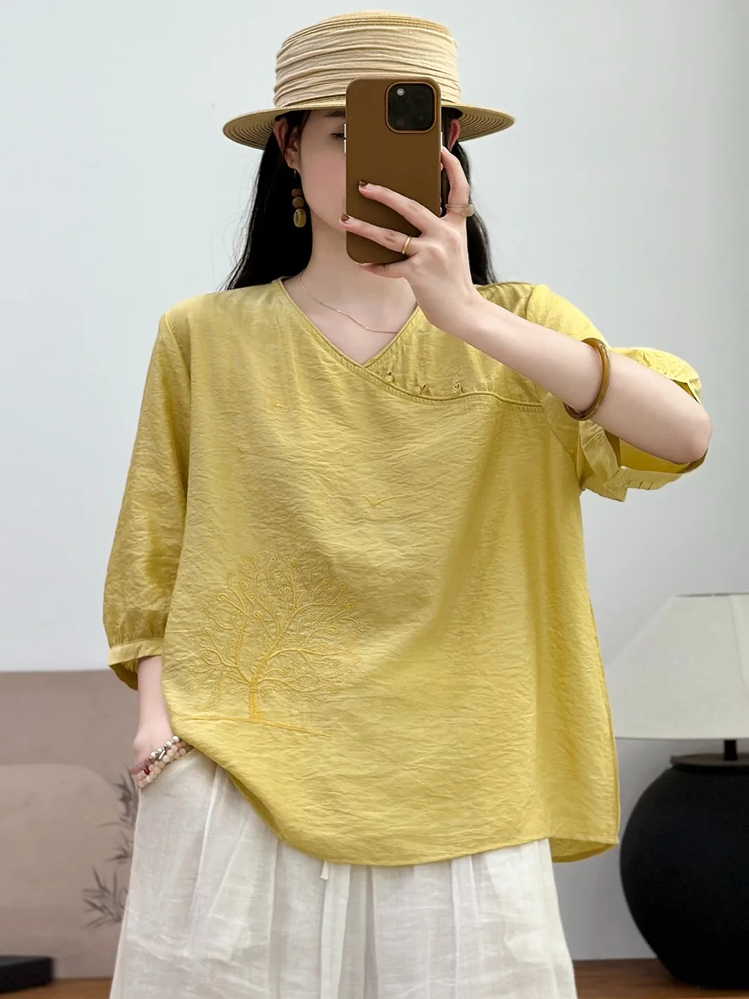 

Casual Style Embroidered Cotton Linen Shirt Women Summer Thin Short Sleeve Loose Fit Large Size V-Neck Cotton Linen Top