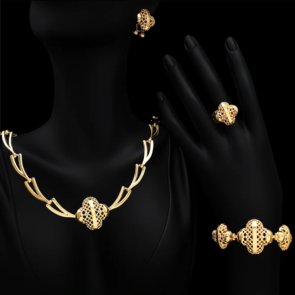 Fashion Jewelry For Women Four-Leaf Design Necklace Set 18K Gold Plated Party Banquet Jewelry Set Elegant High Quality