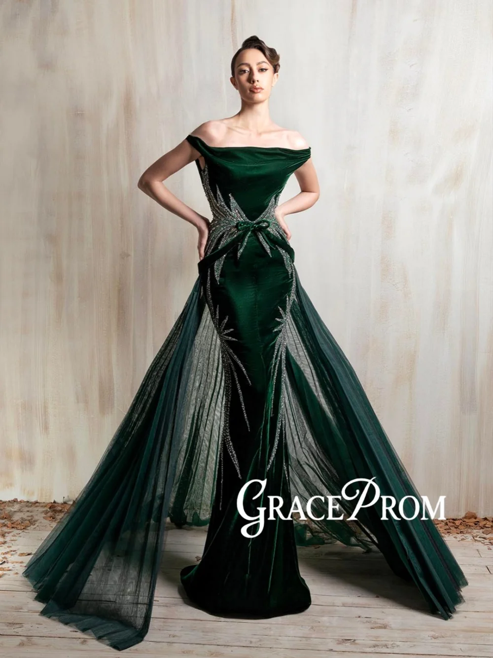 

Вечернее платье из бархата с блестящими бусинами и накидкой, зеленое, с открытыми плечами, для матери невесты, на заказ, шикарное, для красной дорожки