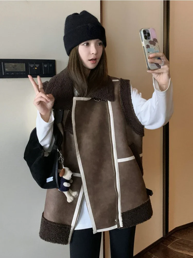 

2024 Autumn/Winter Fashion New Women's Lamb Fleece Warm Sleeveless Jacket, Imitation Fur, One Piece Thickened Cavalry Coat