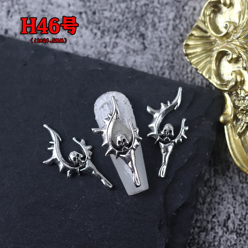 20PCS Antique Silver Skull Nail Art Charms Supplies RetroHalloween Nails Decoration Accessories Manicure Decor Design Materials