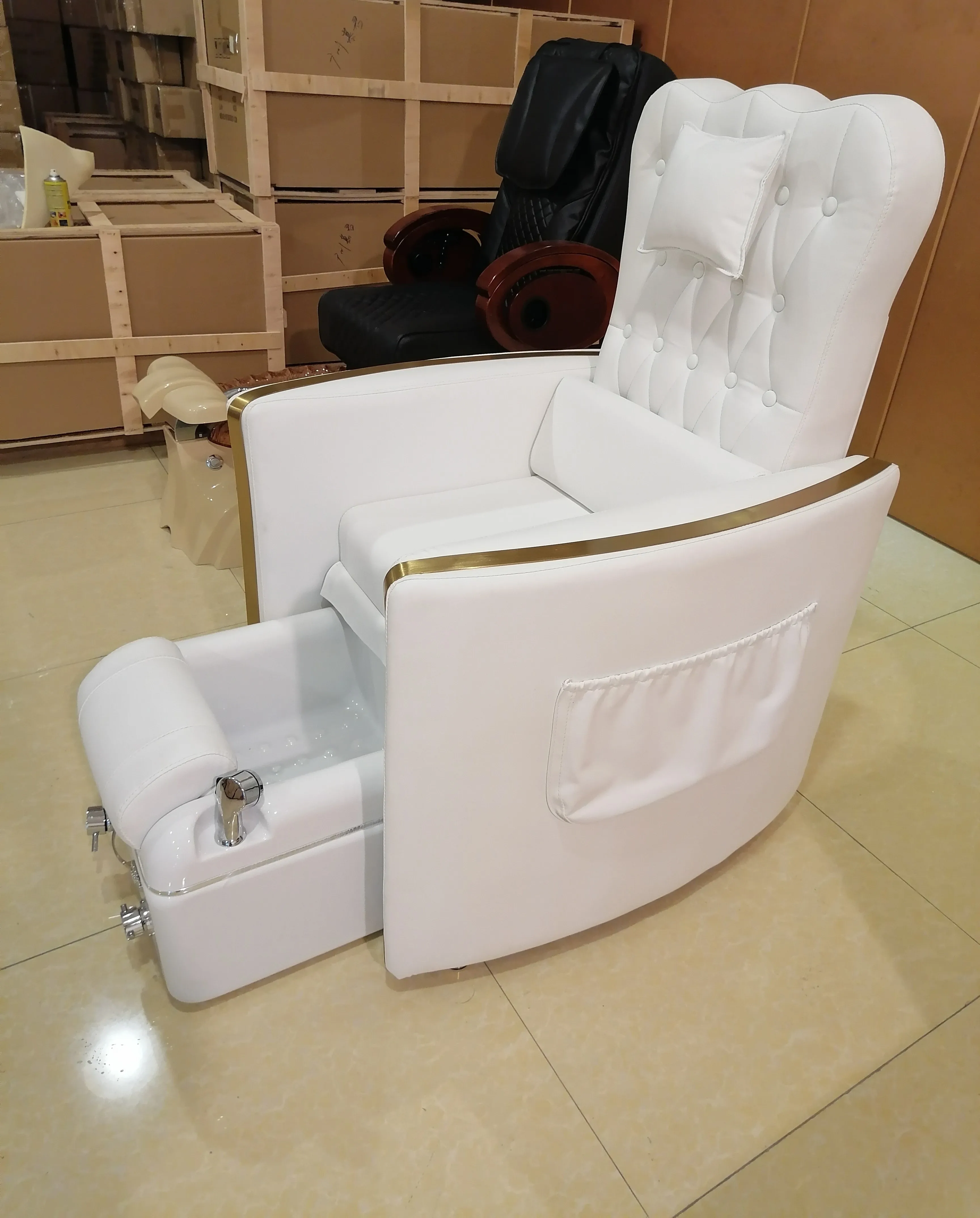 2023 popular luxury white cheap manicure pedicure massage chair foot spa modern pedicure chairs synthetic leather