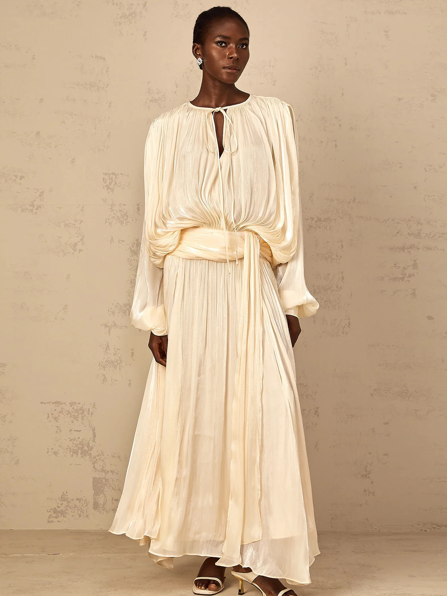 

Длинная юбка-трапеция с поясом, драпированная, абрикосового цвета, для лета, повседневная, из полиэстера, с эффектом похудения