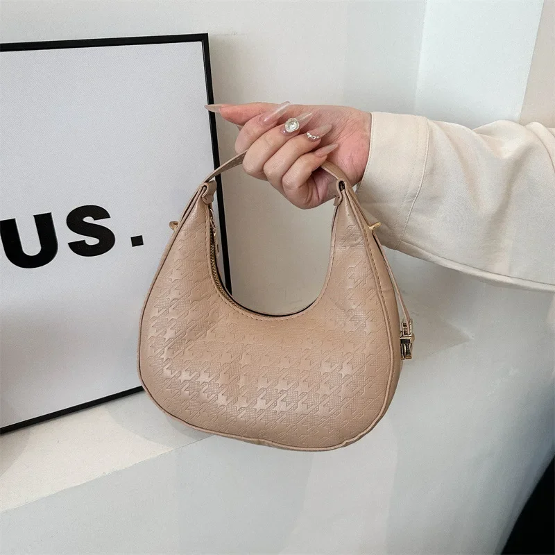 Internet celebrity women's temperament handbag  early spring new versatile ins shoulder armpit bag popular women's bag this year