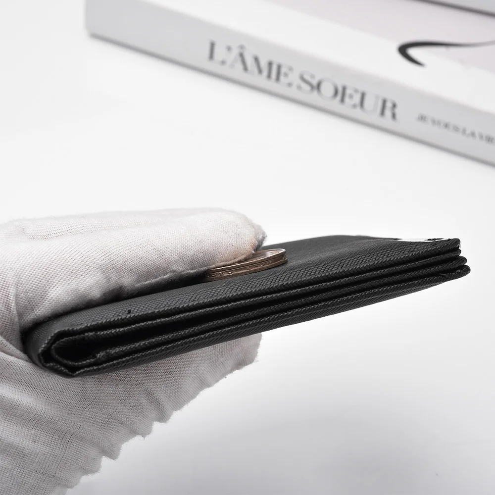 กระเป๋าสตางค์ผู้ชายแบบพกพา หนัง PU คุณภาพพรีเมียม กระเป๋าใส่บัตรเครดิต กระเป๋าสตางค์แบบสั้นบางเฉียบสำหรับผู้ถือบัตร