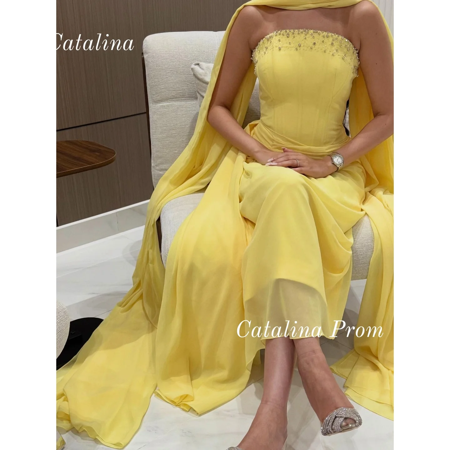 

Strapless Floor Length Prom Dresses Wedding Party Dresses Sleeveless Crystal Evening Dresses Pleated Pleated Beadings Customized