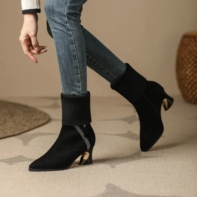 أحذية نسائية قصيرة بكعب عالٍ 2025 شتاء جديد مزاجه كعب سميك رأس مدبب أنبوب دافئ مريح كل مباراة أحذية الموضة #2