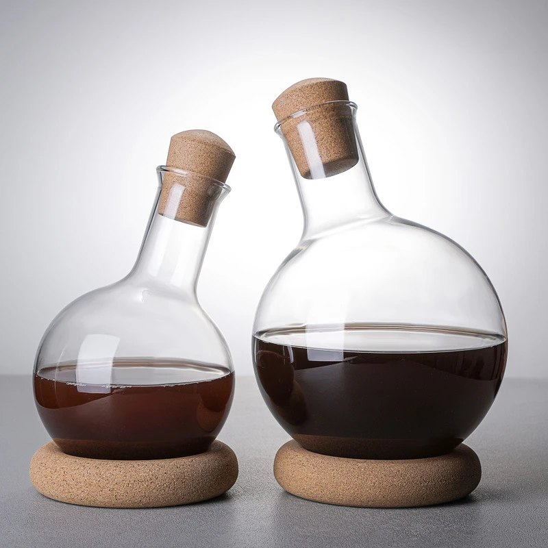 Glass Decanter For Red Wine Whisky 1000ML/2000ML–Cork Stopper Non-Slip Base Elegant Home Bar Gift Table Decoration
