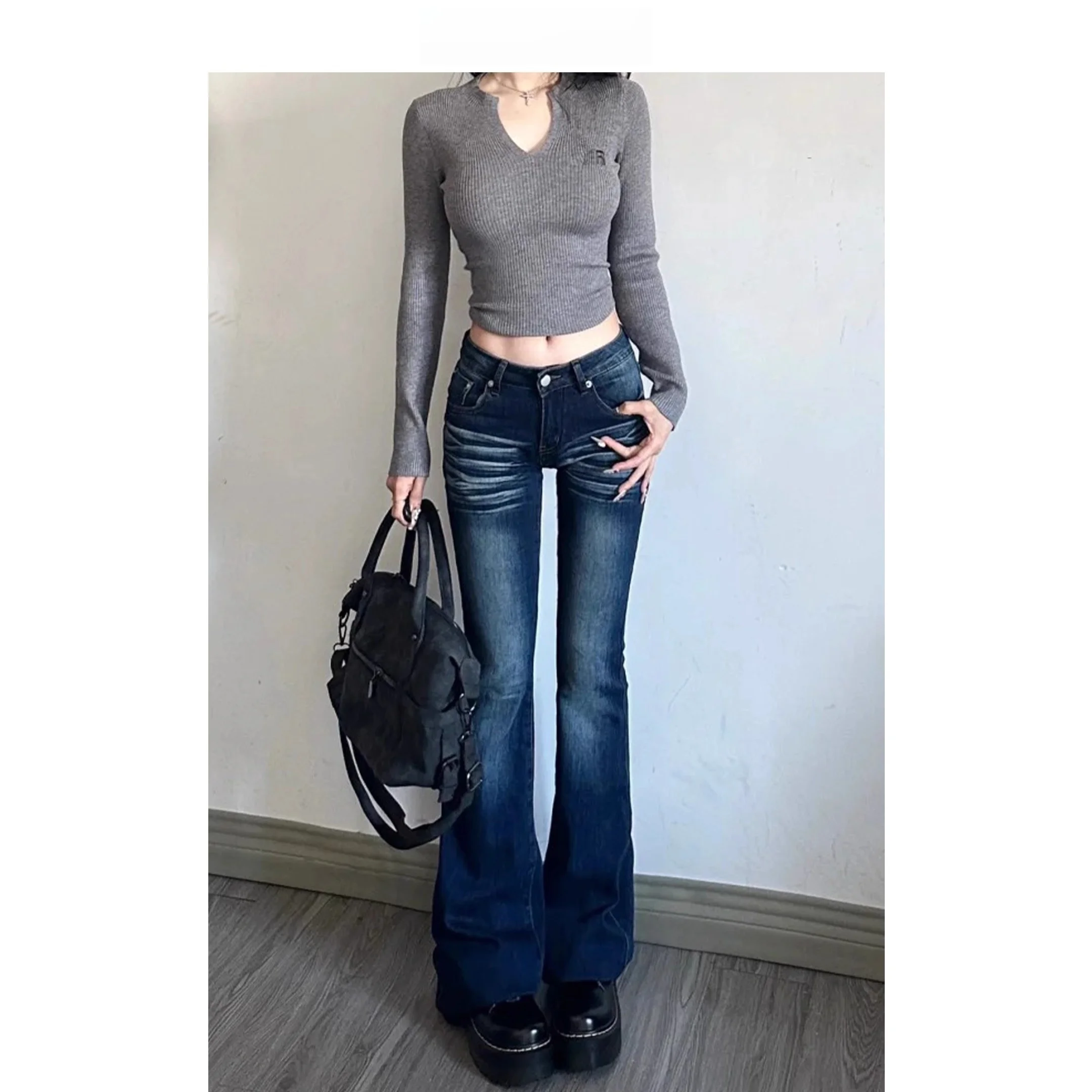 Y2K Jeans svasati a vita bassa da donna casual Autunno 2025 Pantaloni in denim vintage elasticizzati slim fit Retro Chic da indossare ogni giorno