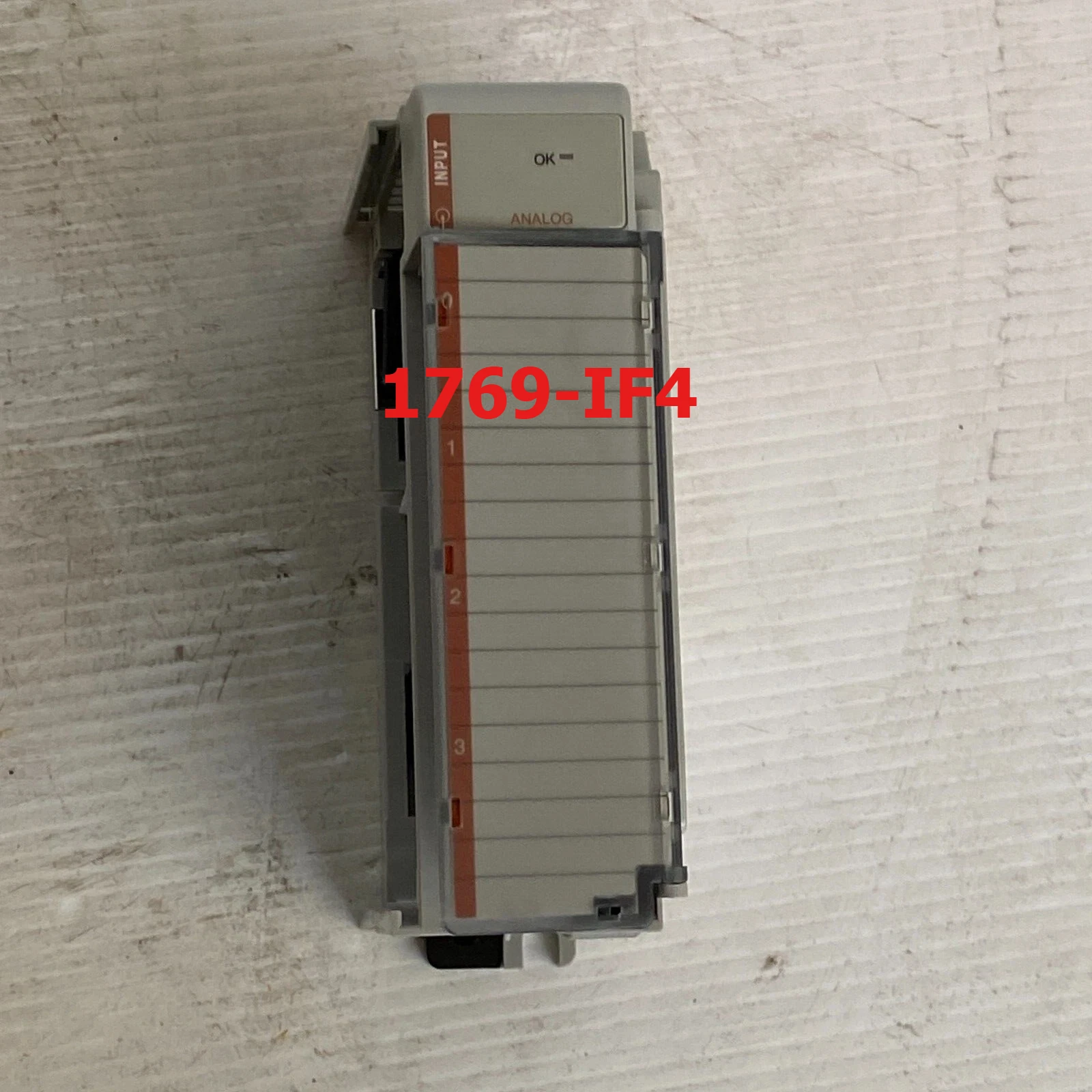 

Используется для модуля аналогового ввода Allen-Bradley 1769-IF4 Ser B Compact I/O 4CH