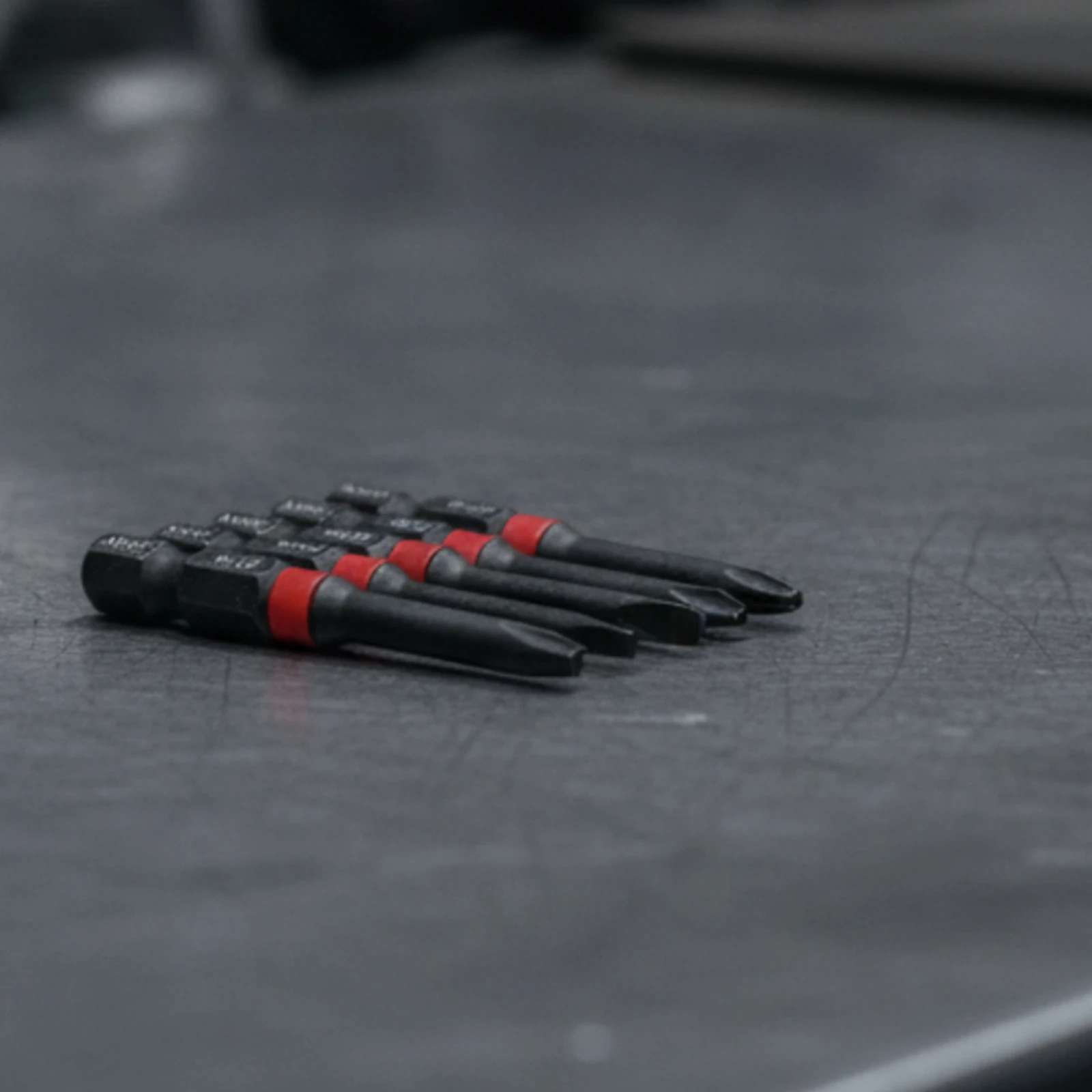 Screwdriver with Bits Metal Quick Release Bit Holder Rapid-Change Bit Holder Locking Tool Hexagonal for Diyers, Home Maintenance