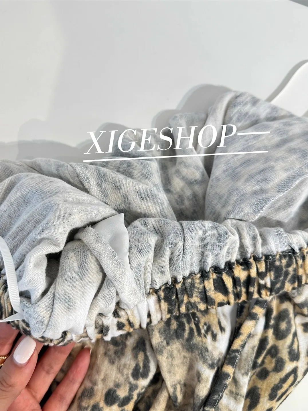 Trendige große Größe 300-Pou-Lazy-Leopardenmuster-Freizeithose für Damen, Sommer, elastische Taille, D-String, Baumwollleinen, gerades Bein...