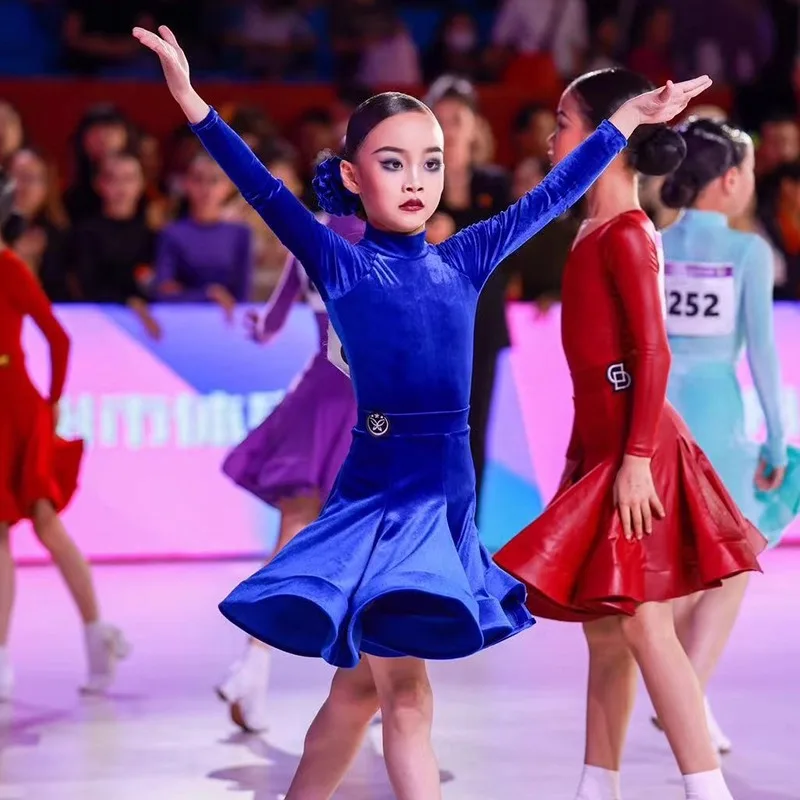 Abito da ballo latino personalizzato Regola uniforme da competizione Set uniforme Temperamento Blu Campione figlia/bambino Stesso stile