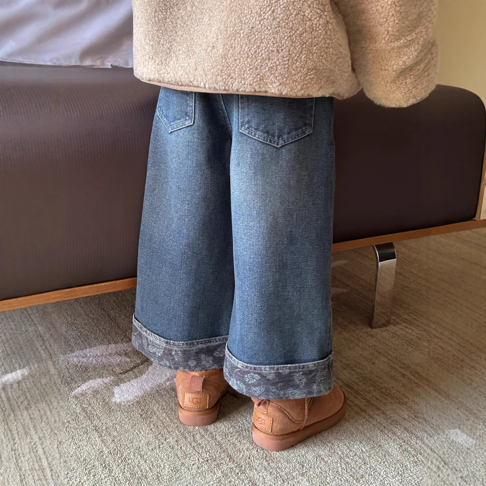 الفتيات السراويل 2025 شتاء نمط جديد مع إضافة المخملية وحواف ملفوفة المألوف واسعة الساق الدنيم السراويل لارتداء اليومي غير الرسمي #2