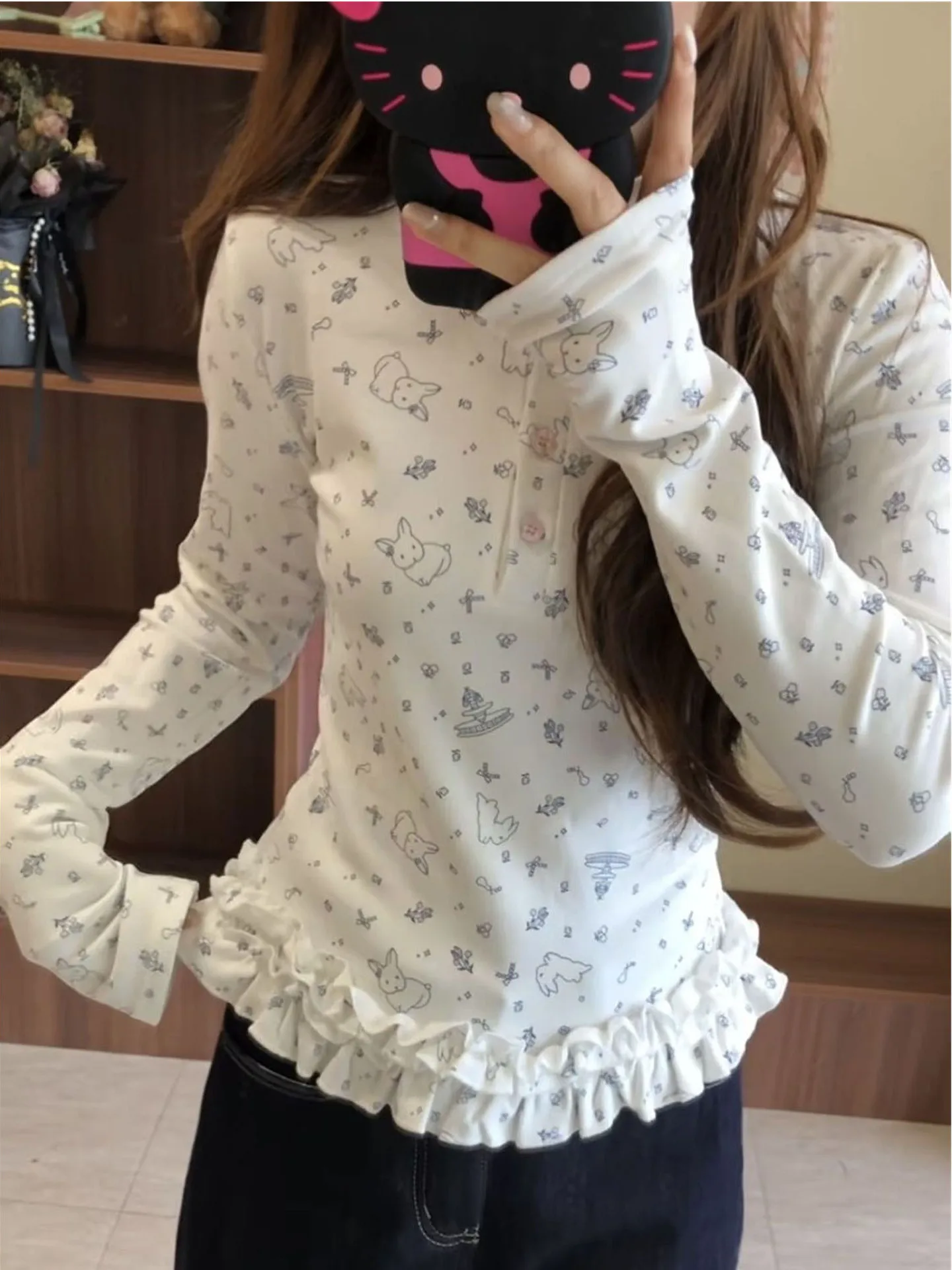 

Slim Fit round Ne T-irt Women's Inner Wear Earlet Lace Trim Base irt Sweet Spicy Casual Sle Long Sve Winter Top
