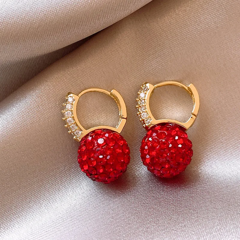 Shining Red Color Crystal Ball Pendant Earrings 2024 Micro Set Zircon Metal Ear Buckle for Women\'s Fashion Jewelry Accessories