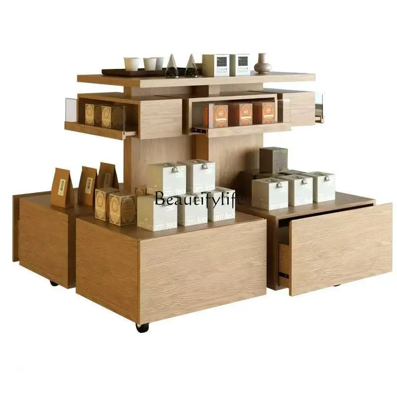 

04*In the middle of the glass display cabinet of tea merchandise in Nakashimadai Water Station Cafe