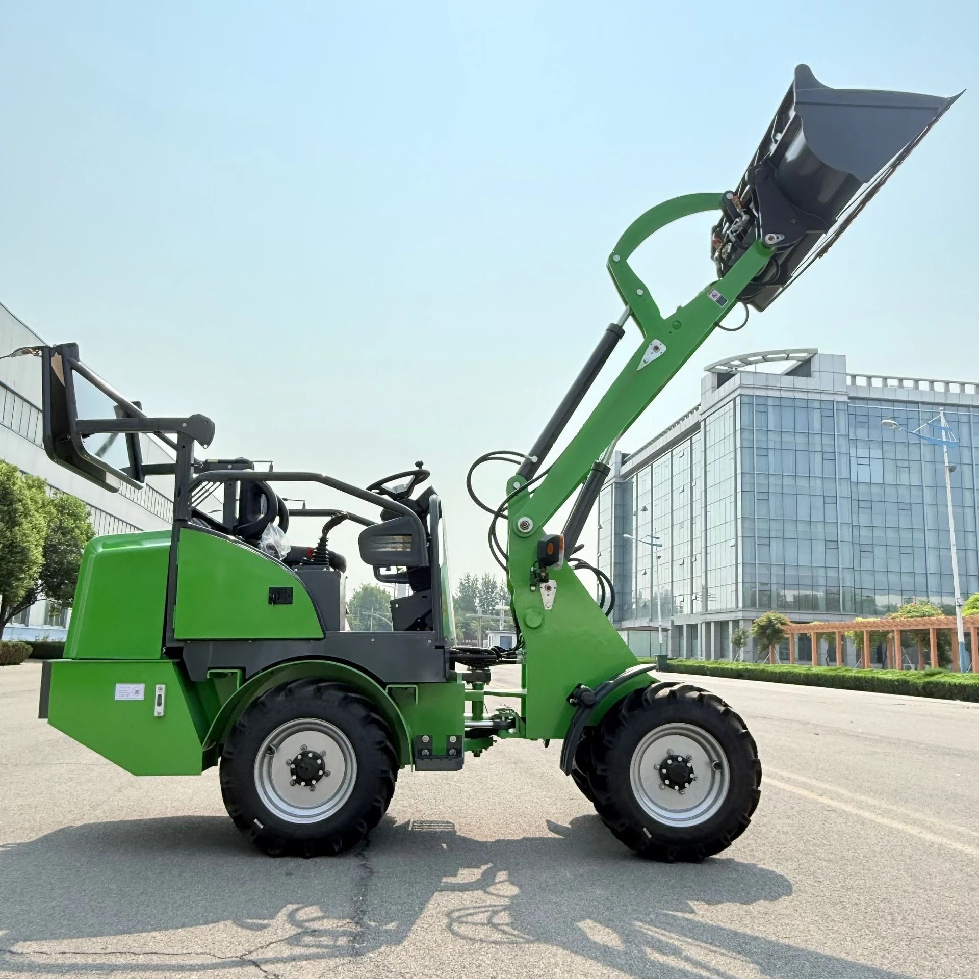 Guigong Machinery Price of New Energy Wheel Mini Loader, Electric Backhoe Loader
