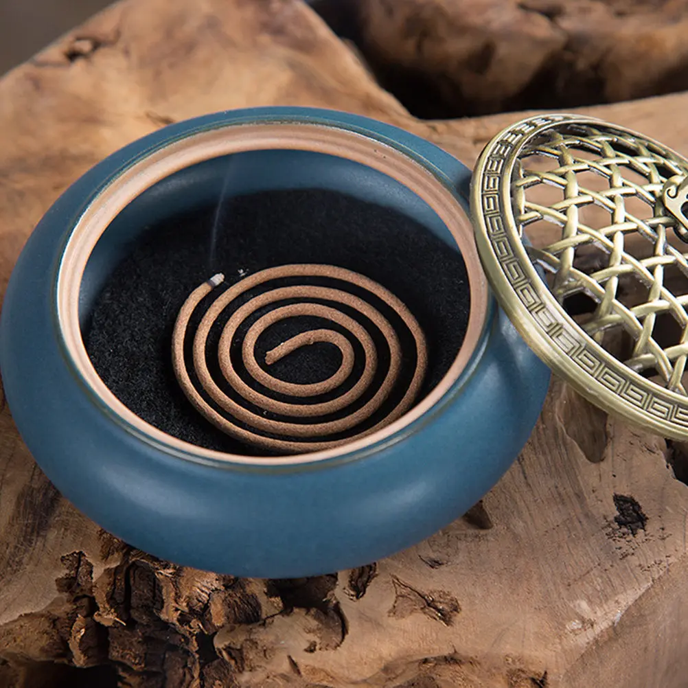 Ceramic Incense Burner Dark Blue Elegant Carved Design Aroma Stove for Relaxation Study Sauna Kitchen Table Ornament Aroma