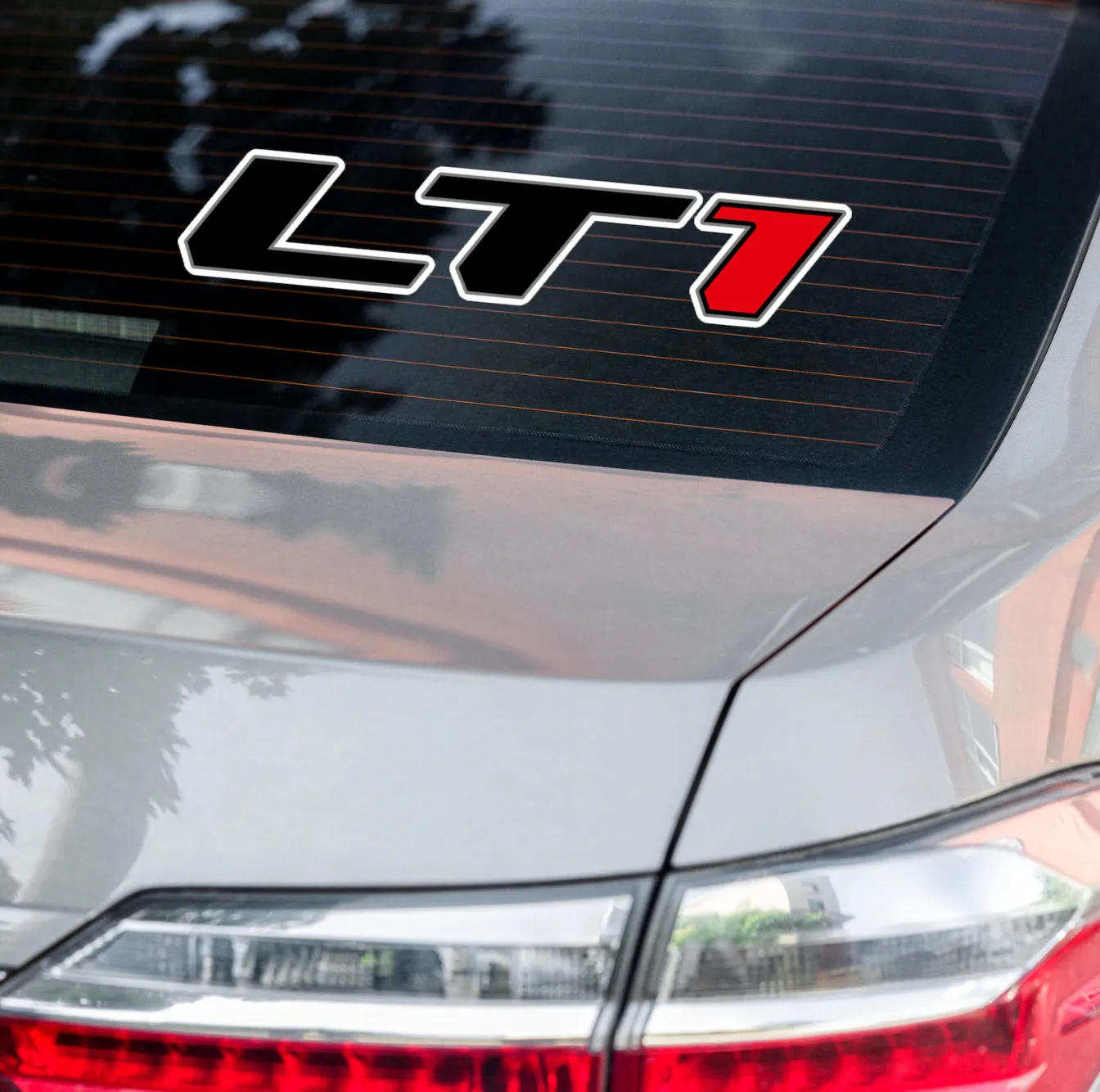 6 بوصة LT1 العضلات شعار السيارة ملصق دائم عالية التعتيم لاصق الفينيل فقاعة خالية جودة عالية طويلة الأمد مقاومة الطقس