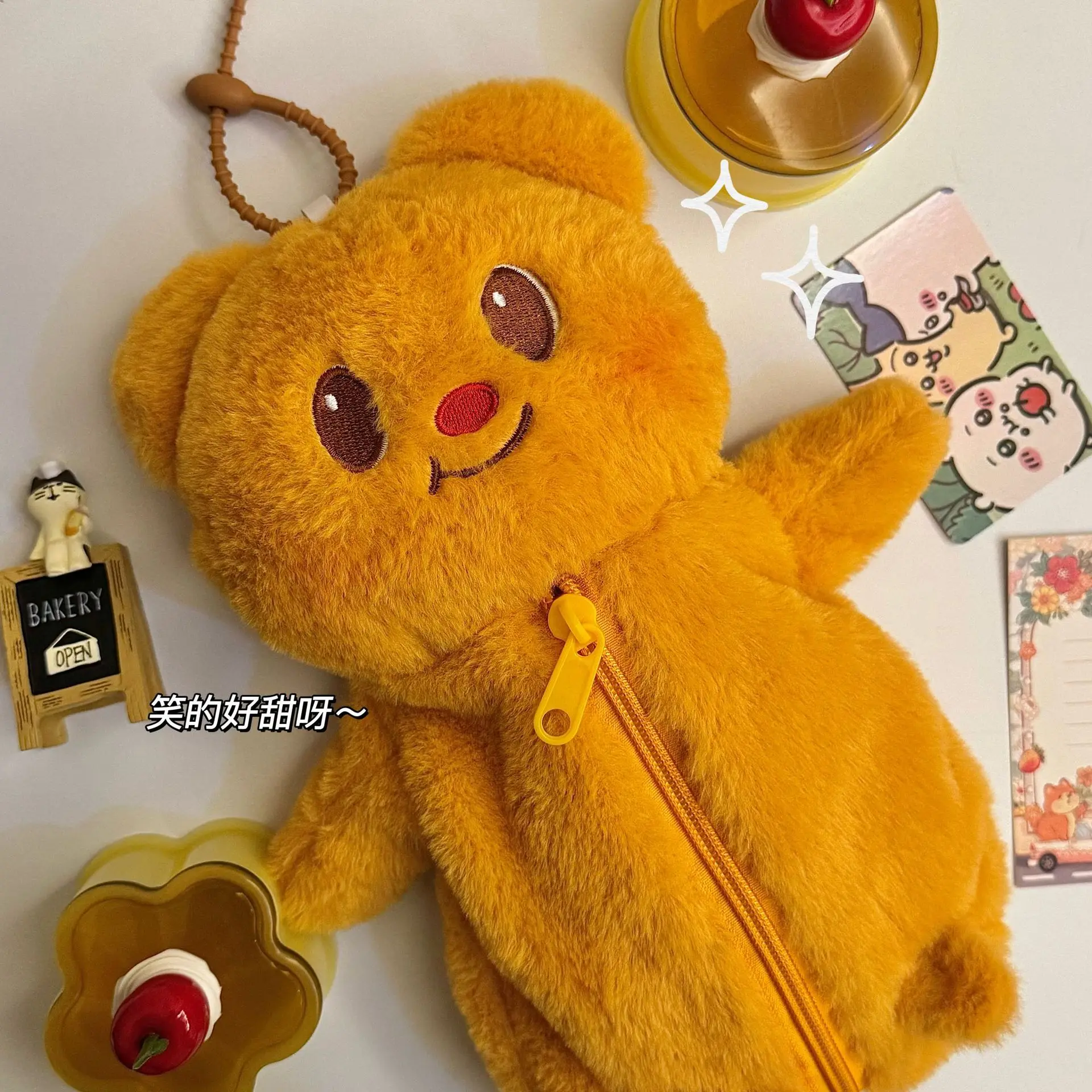 القطيفة الكرتون زبدة الدب الإبداعية سعة كبيرة مقلمة عيد ميلاد السنة الجديدة هدية لعبة مقلمة تخزين القرطاسية